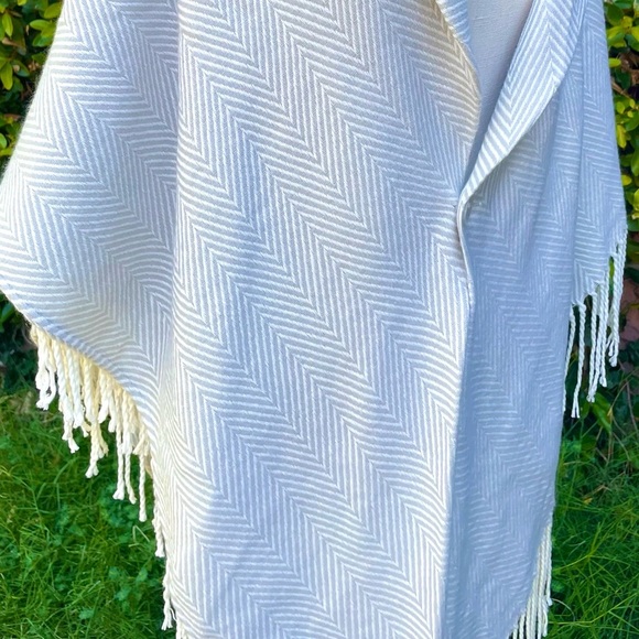 Woven Shawl Wrap One Button Fringe Trim Kimono ONE SIZE - Picture 7 of 9